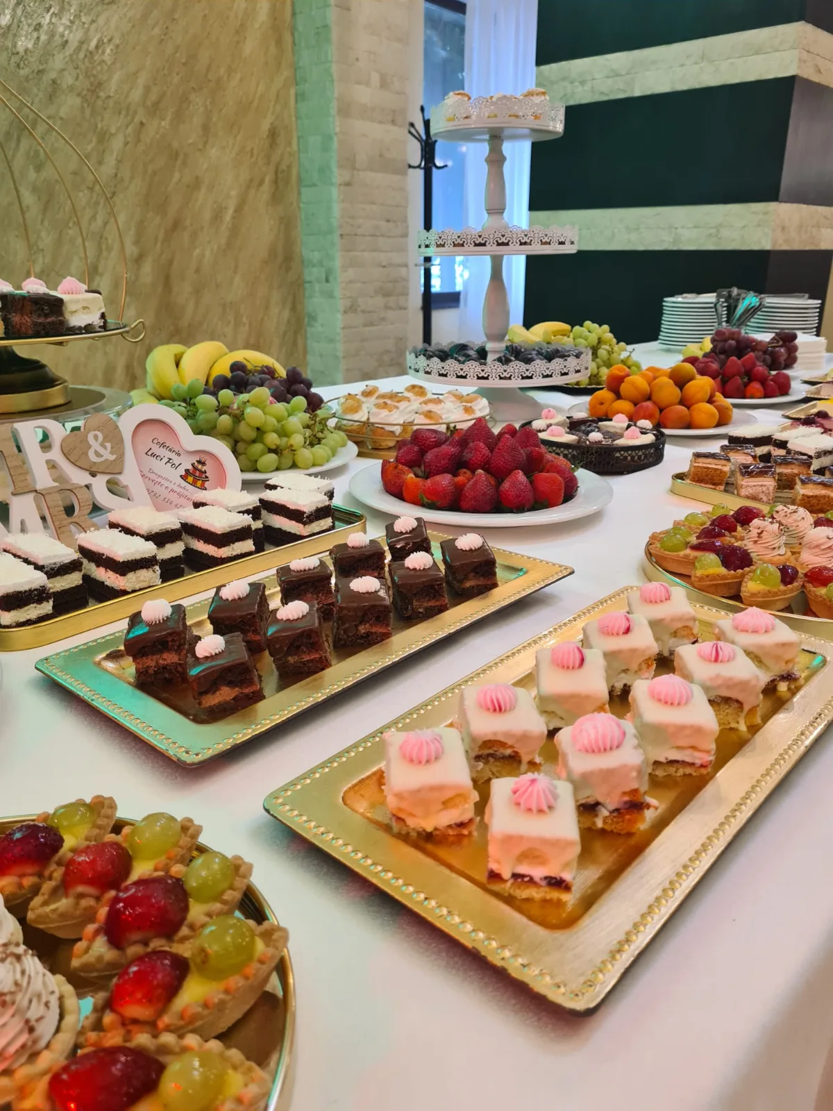 Candy bar personalizat Luci Pol — cofetărie Râmnicu Vâlcea