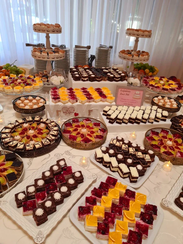 Candy bar Luci Pol, Râmnicu Vâlcea